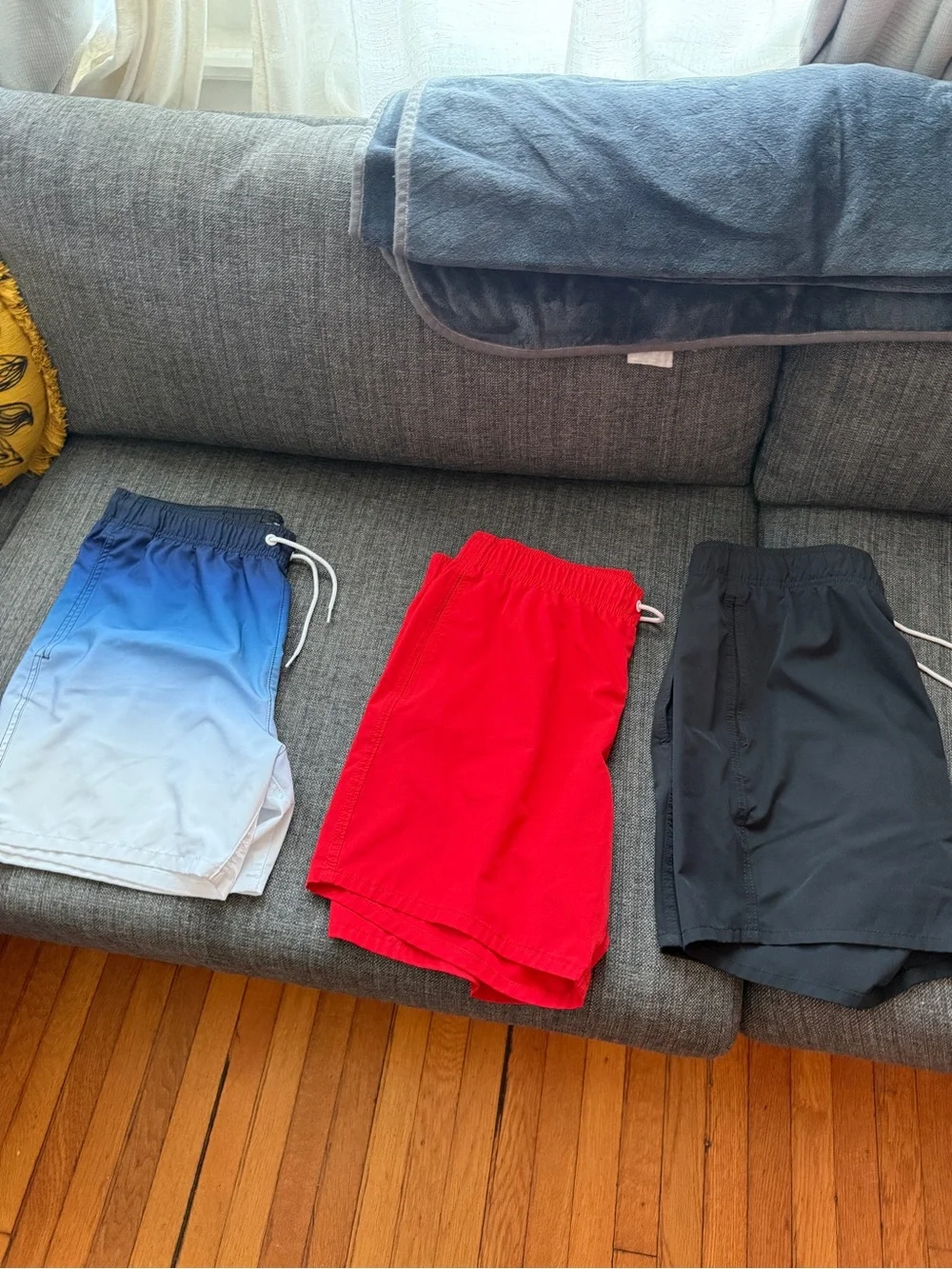 Hollister size XL Men's Swim Shorts - Red, Black, Blue Gradient
